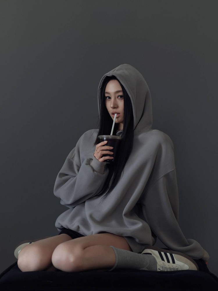 Gray Mood Portrait Theme Photo - Ethnic Clothing & Online Fashion Store Khaadi Uk recension och pris