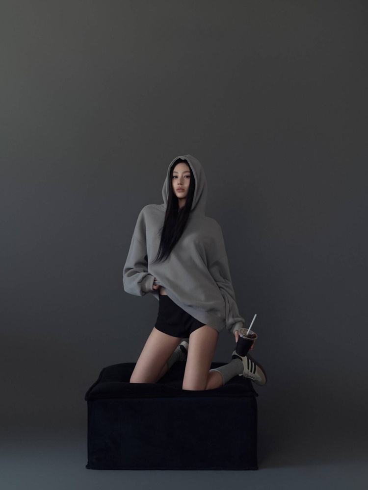 Gray Mood Portrait Theme Photo - Ethnic Clothing & Online Fashion Store Khaadi Uk recension och pris