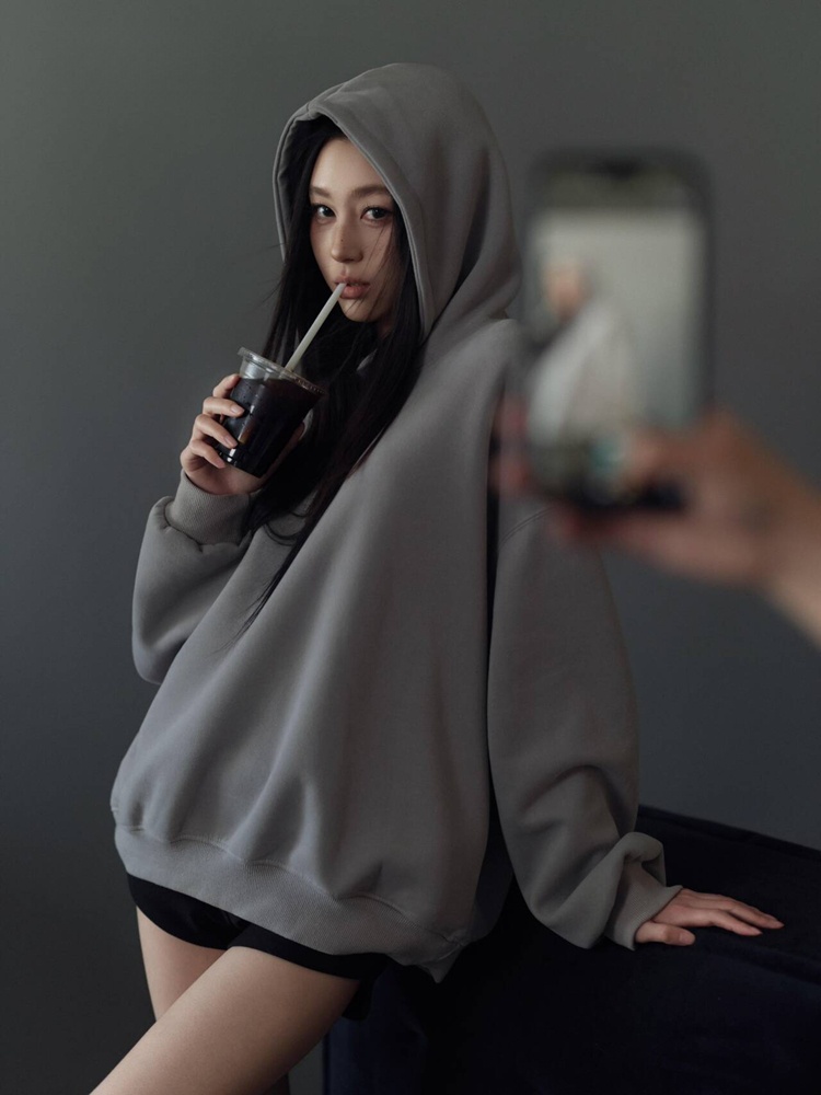 Gray Mood Portrait Theme Photo - Ethnic Clothing & Online Fashion Store Khaadi Uk recension och pris