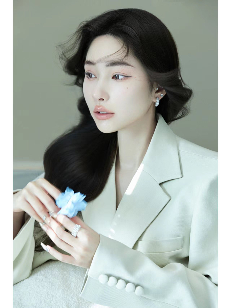 Green Ostrich Feather Suit 202 - Ethnic Fashion Magazine recension och pris