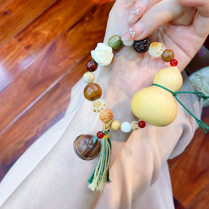 Multi-Treasure Gourd Bracelet  - Ethnic Fashion Way recension och pris